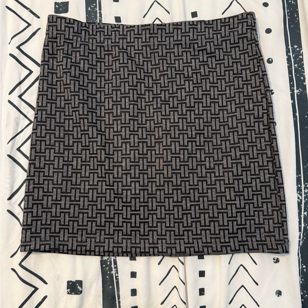 Forever21 Black and Gray Patterned Skirt